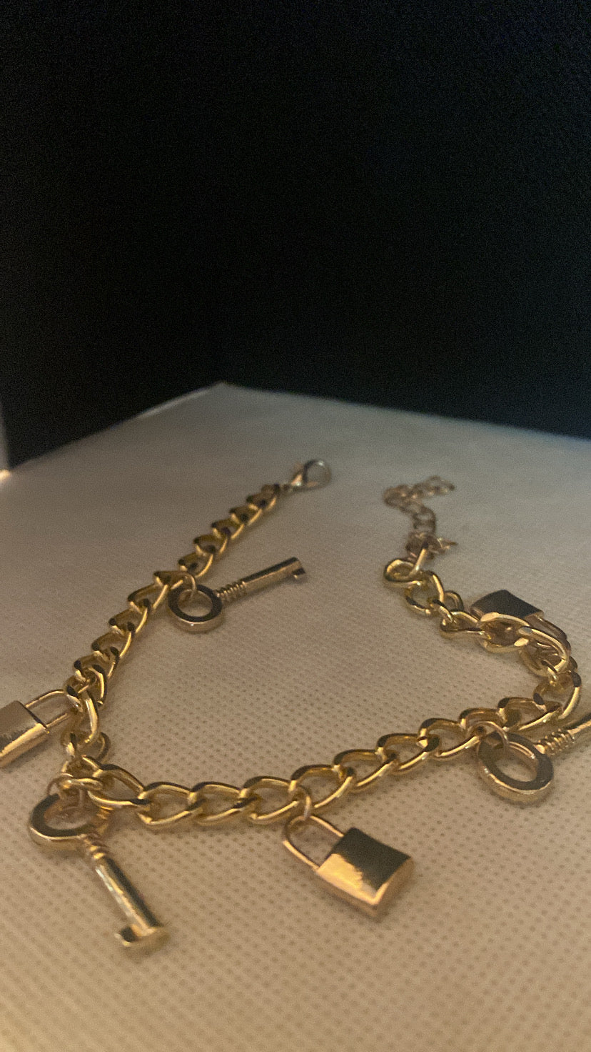 Lock me down bracelet