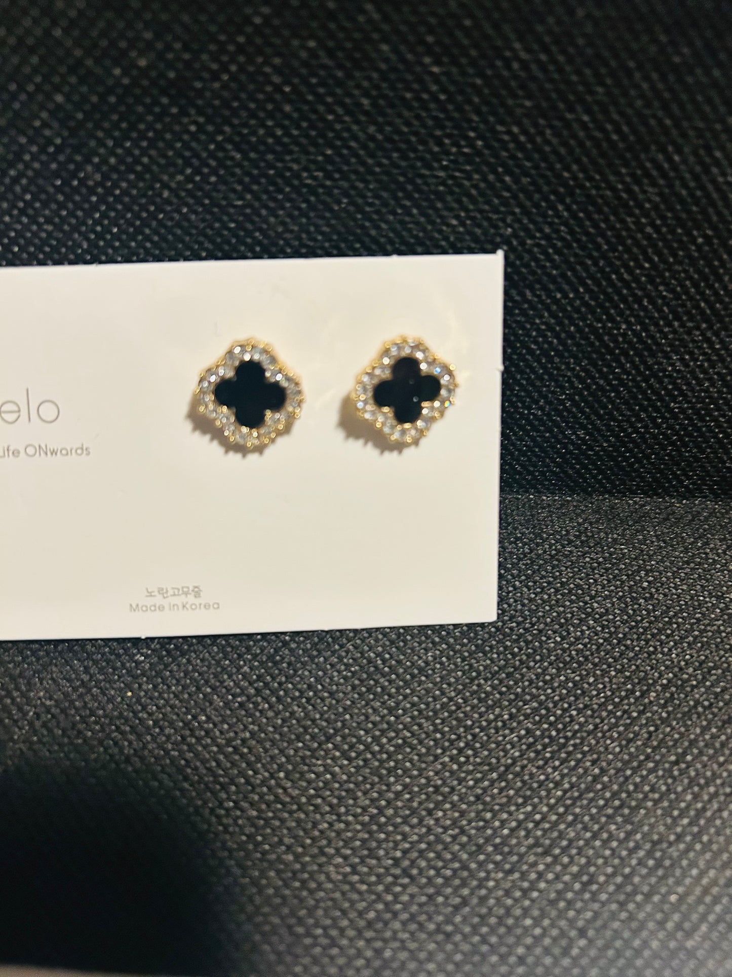 Clover studs