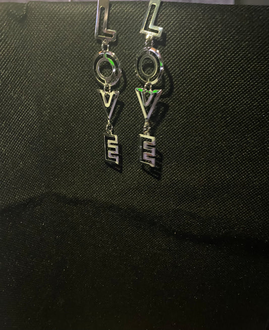 Graphic love Earrings