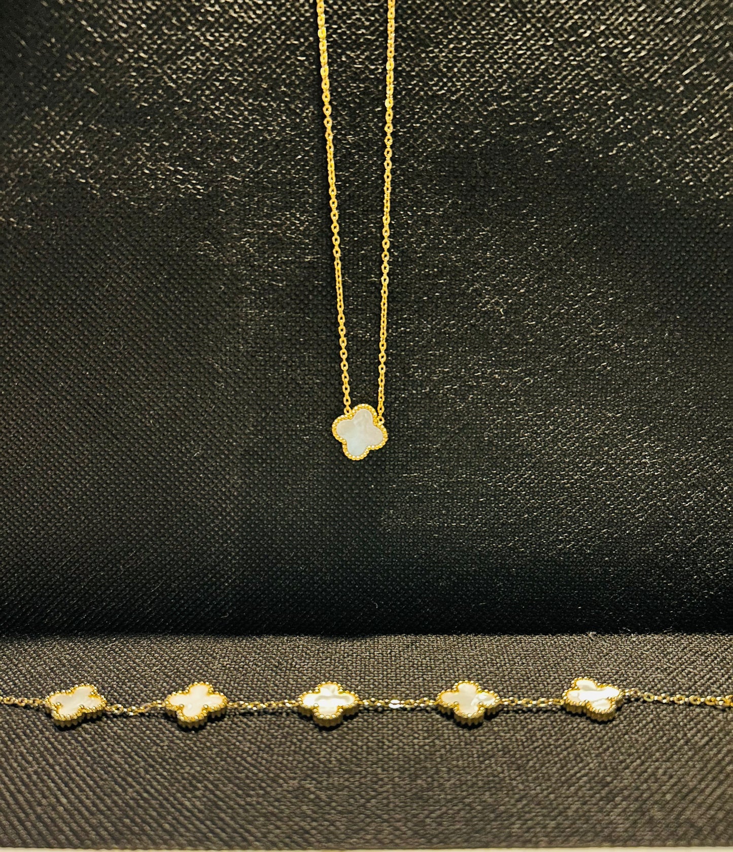 Clover necklace and bracelet set