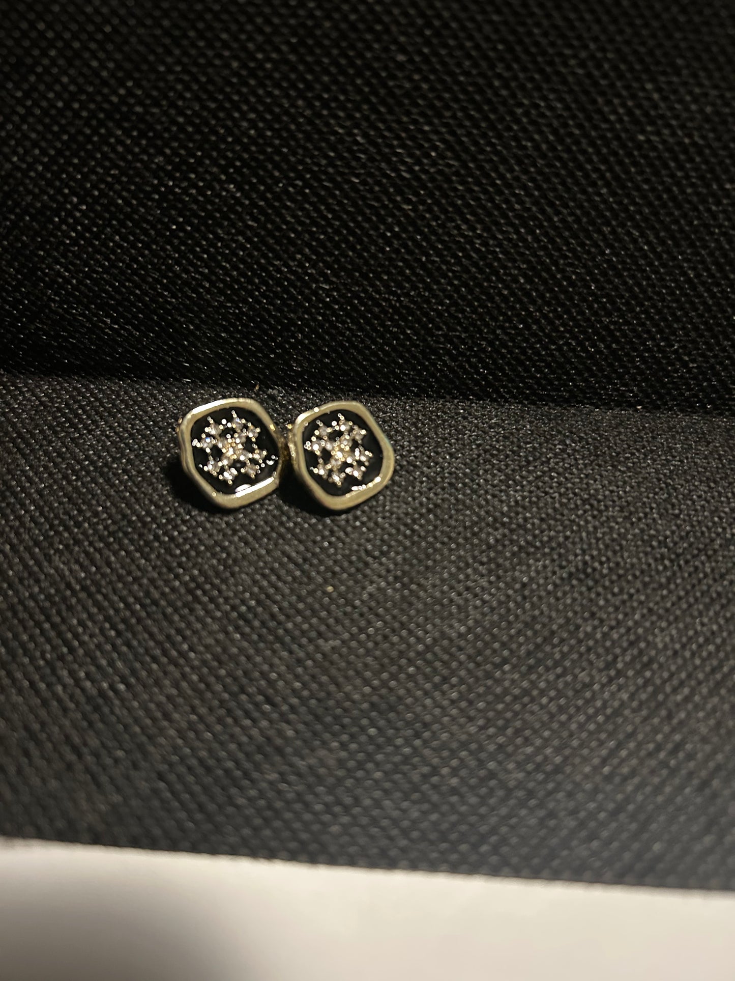 Snowflake stud earrings