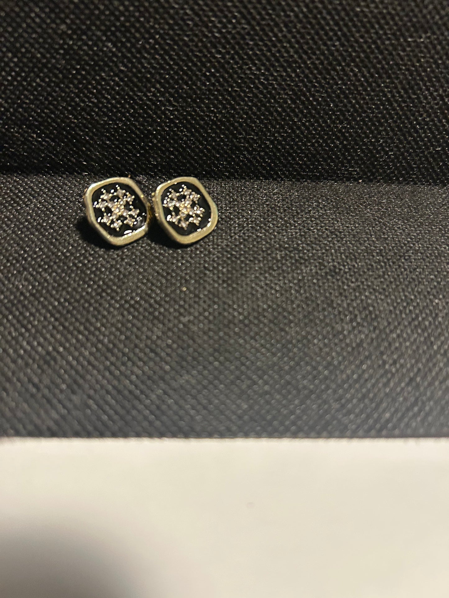 Snowflake stud earrings