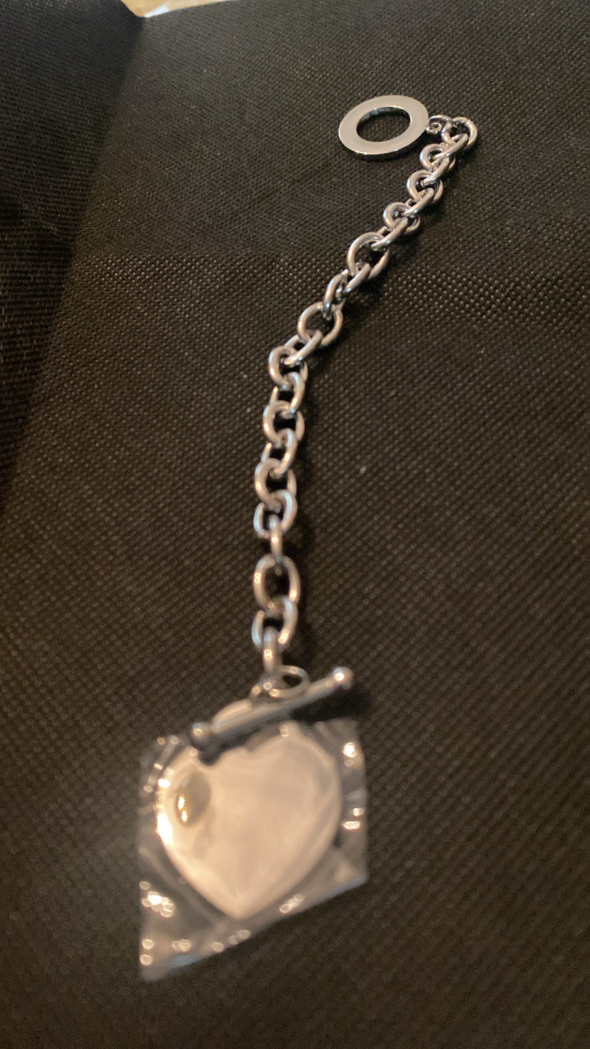 Solid heart charm bracelet